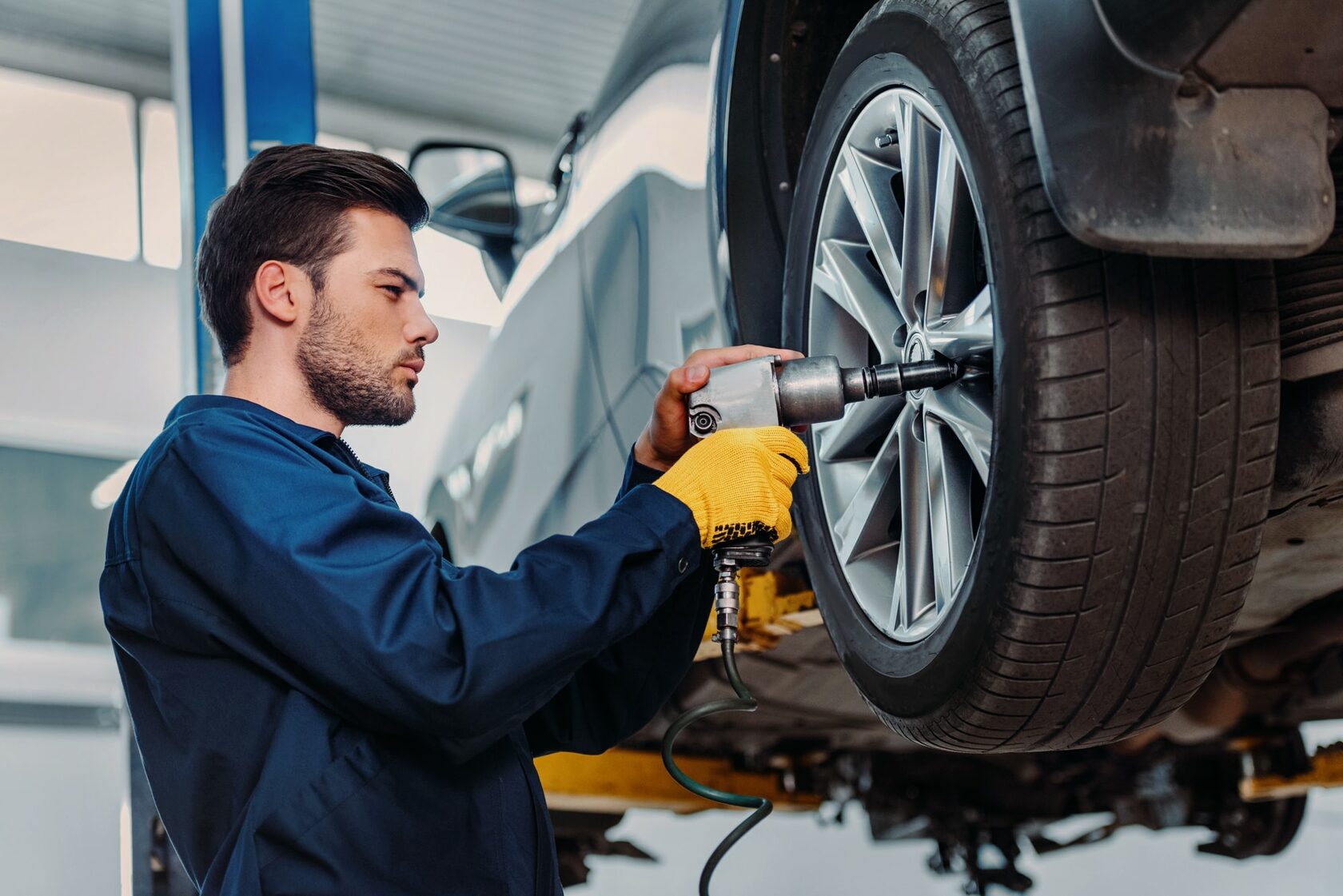 Tire fitting services from experts: your safety on the road